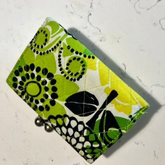 VERA Bradley Clasp Wallet - Green, Dark Green Floral Design - Picture 5 of 5